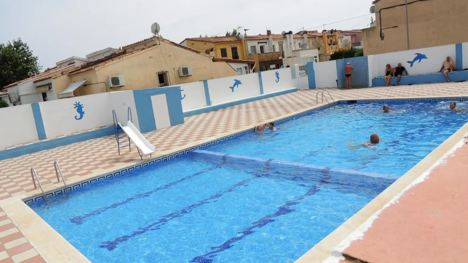 Nice Holiday Home Near River Empuriabrava